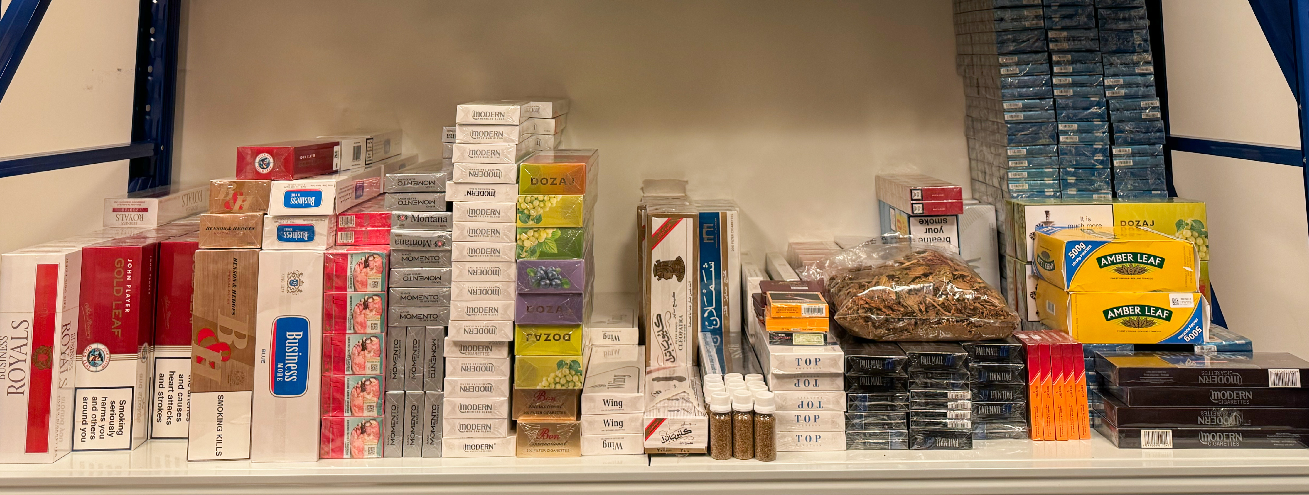 الهيئة العامة للضرائب تضبط عدداً من المحلات المخالفة لقوانين بيع التبغ ومشتقاته